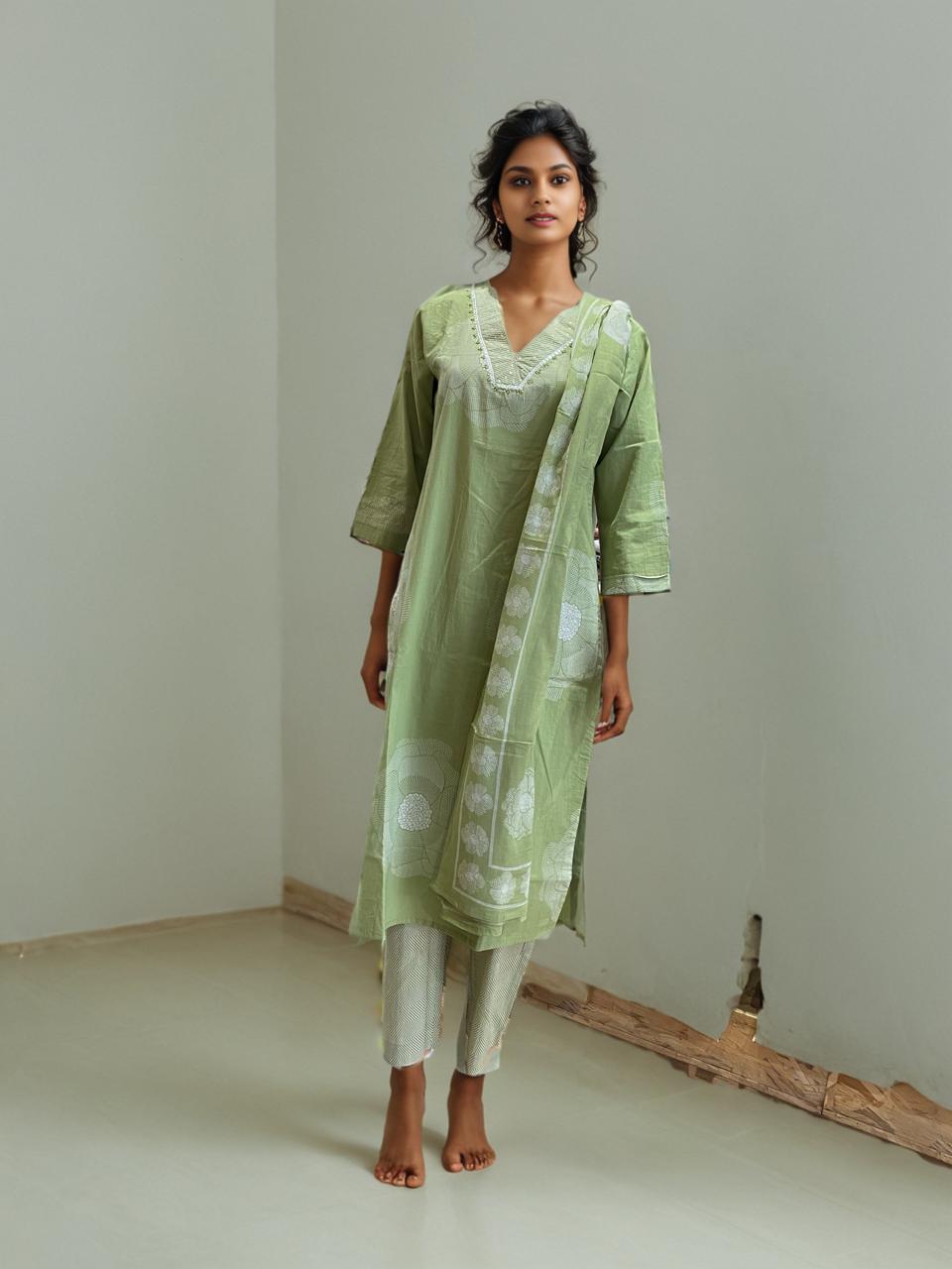 Graceful Pastel Green Floral Print Kurti Set
