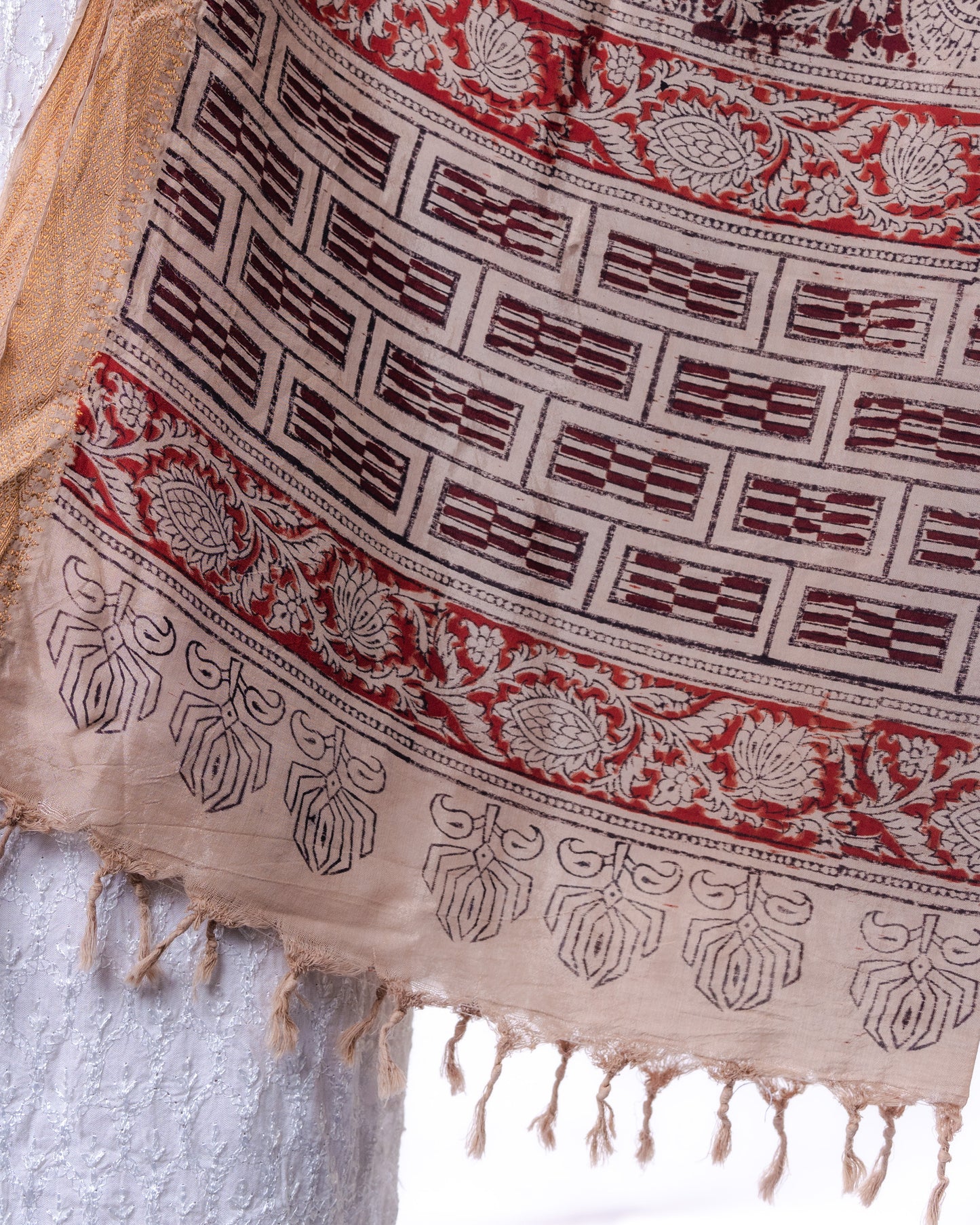 Elegant Handcrafted Kalamkari Dupatta