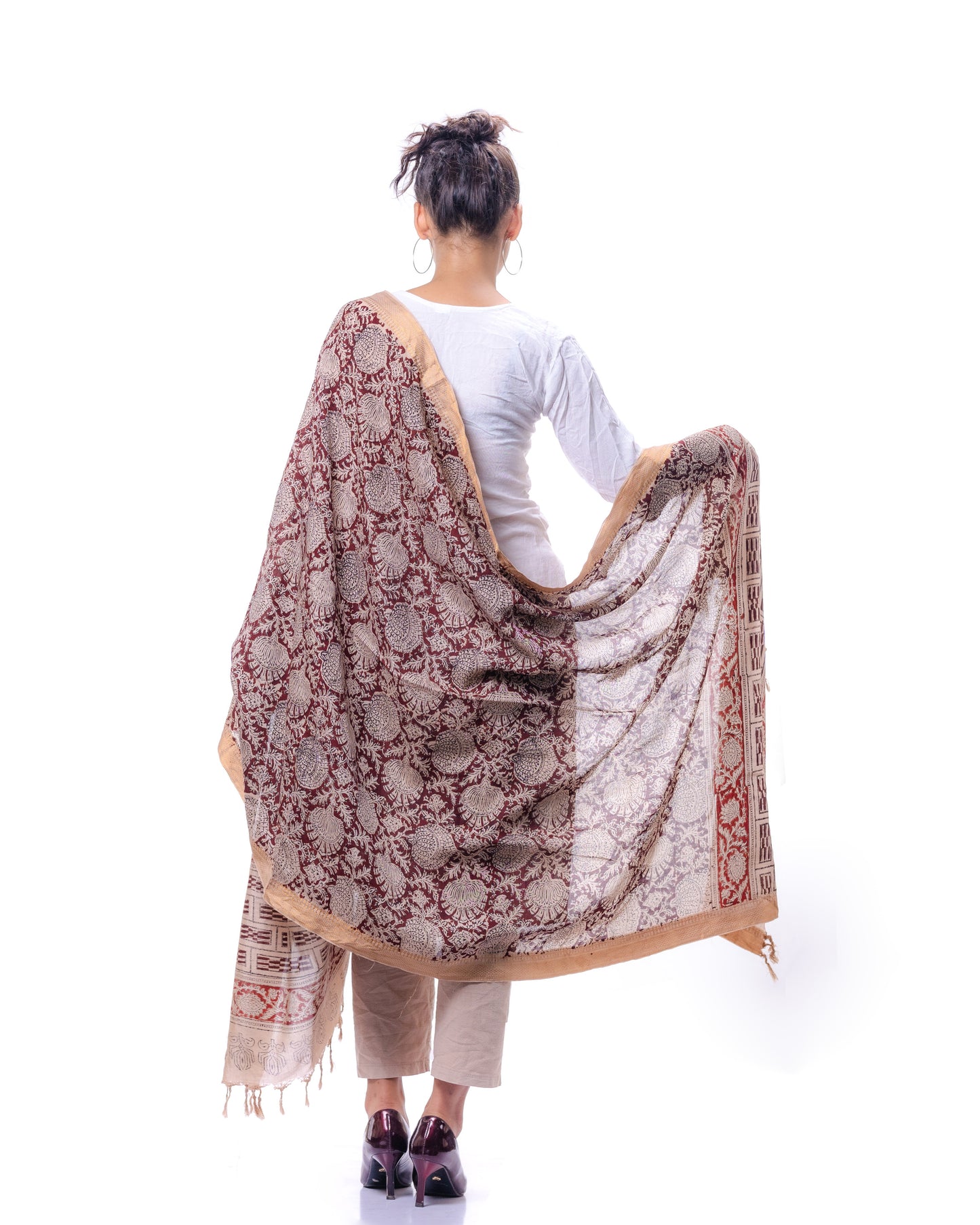 Elegant Handcrafted Kalamkari Dupatta