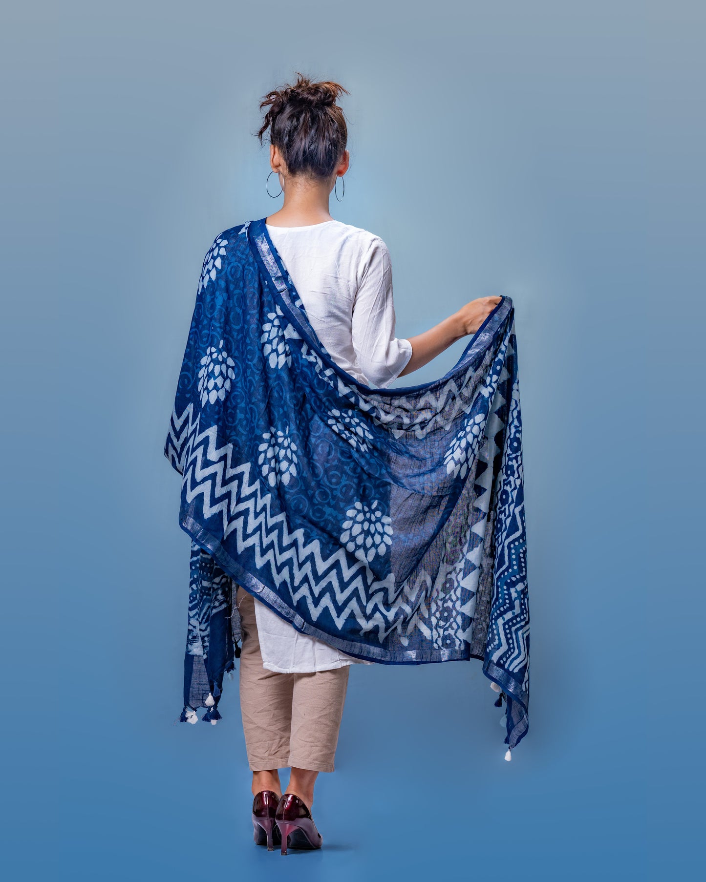 Indigo Essence: Cotton Dupatta in Rich Indigo Hue