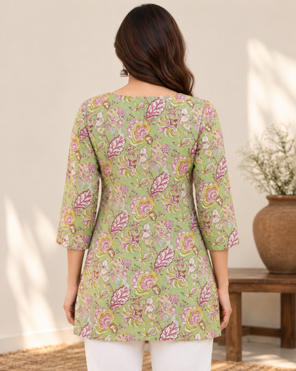 Women’s Green Floral Printed Short Kurti with 3/4 Sleeves | Casual Straight Kurti