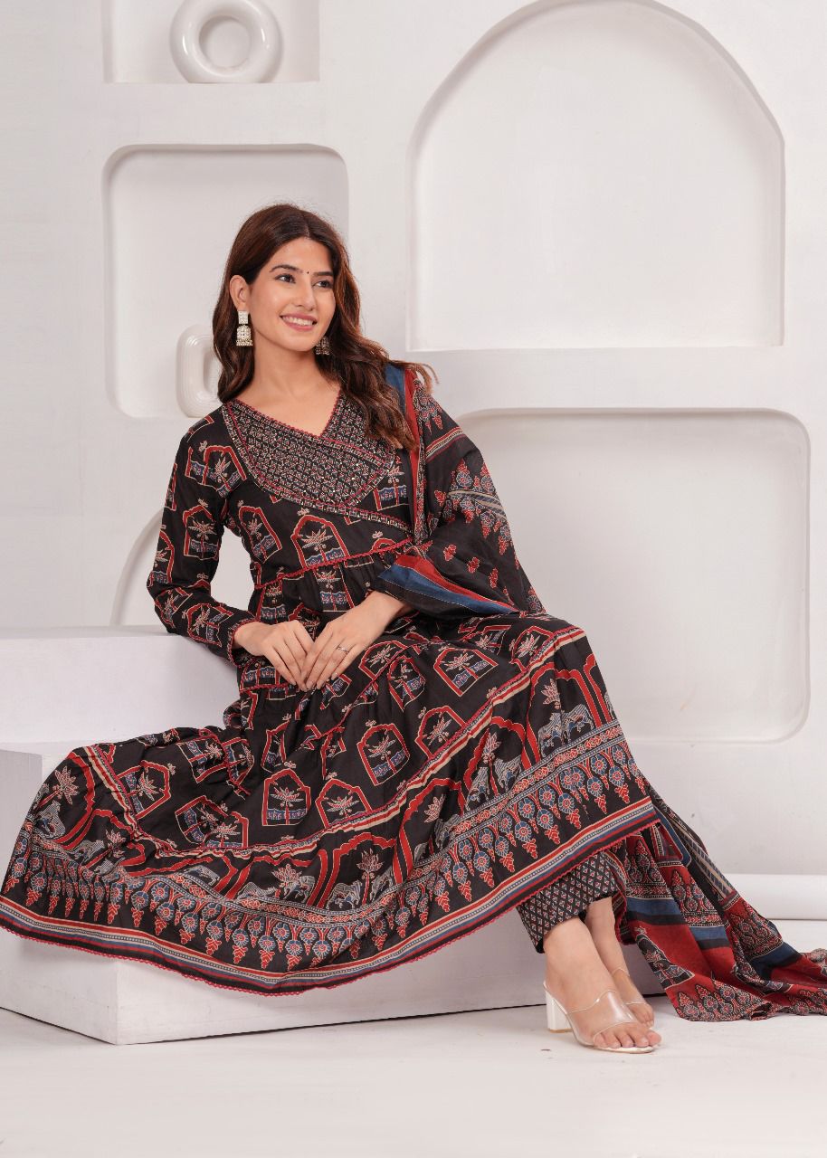 Black Anarkali with Dupatta Set - Traditional Motifs