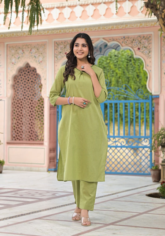 Minimalist Green Kurta Set for Effortless Elegance