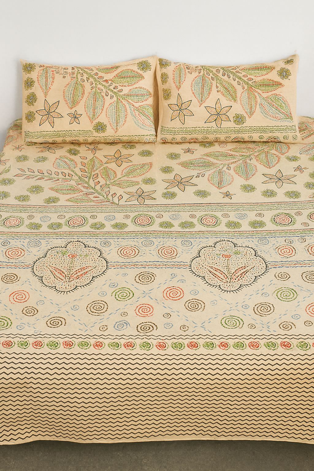 Cotton Double Bedsheet with Pillow Covers – Beige Leaf & Floral Printed Design