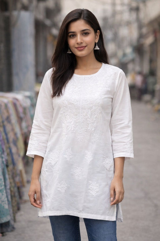 White Cotton Chikankari Kurta with Delicate Embroidery